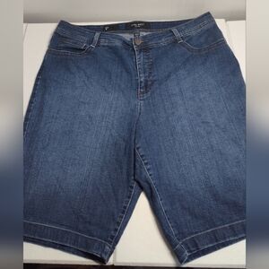 Nine West Classic Blue Jean Shorts Size 16 #429